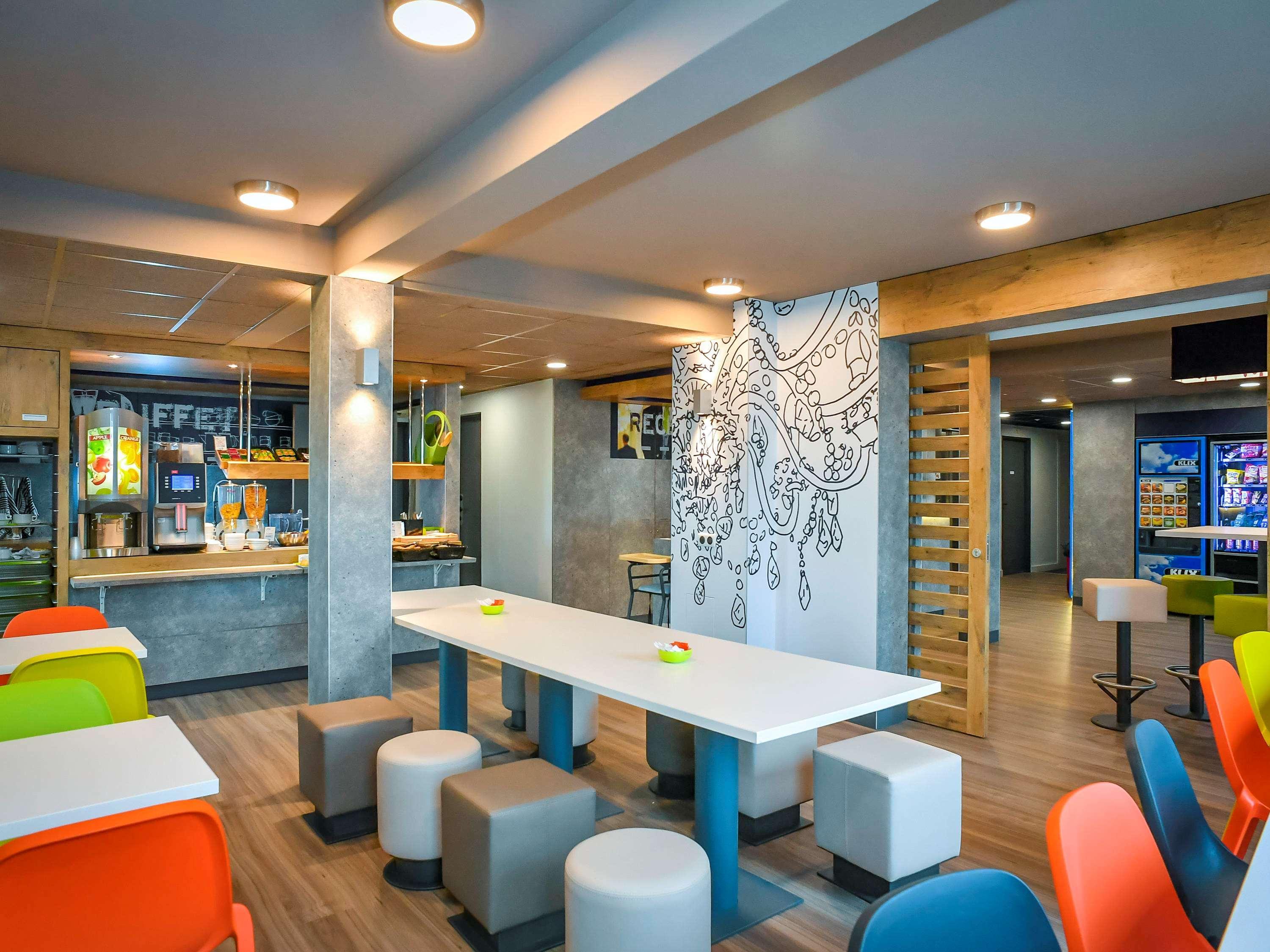 Ibis Budget Coutances Buitenkant foto