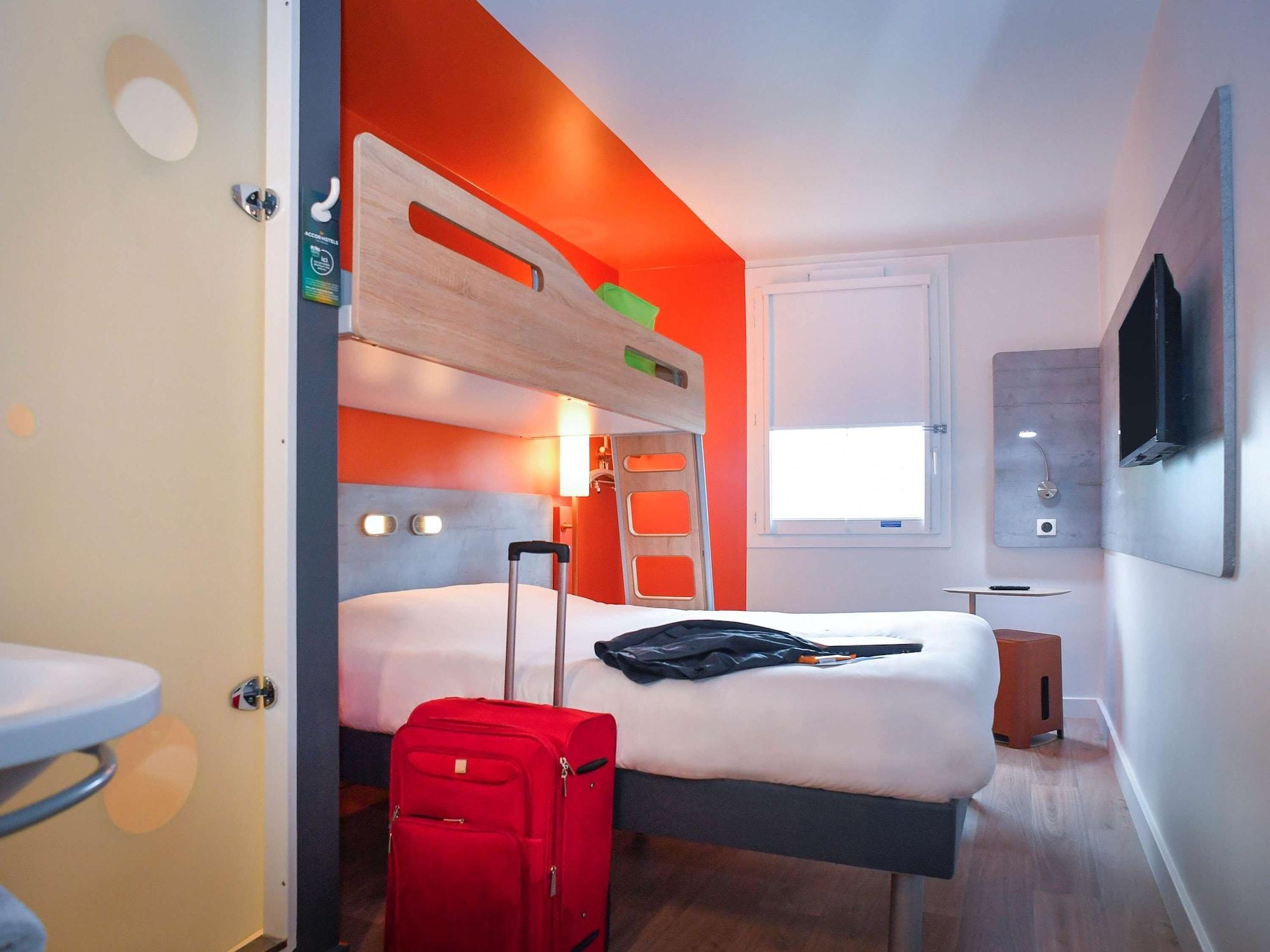 Ibis Budget Coutances Buitenkant foto