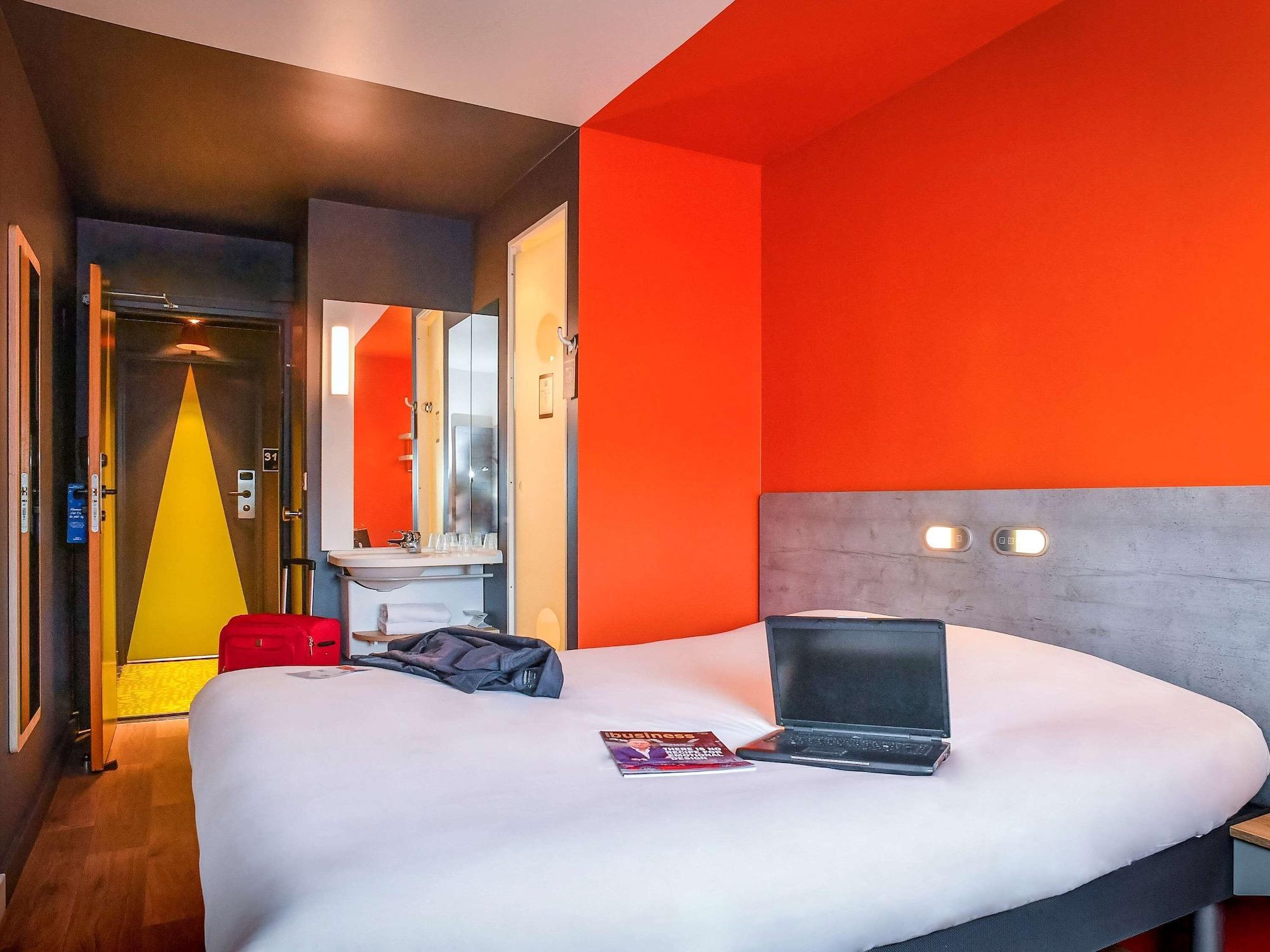 Ibis Budget Coutances Buitenkant foto