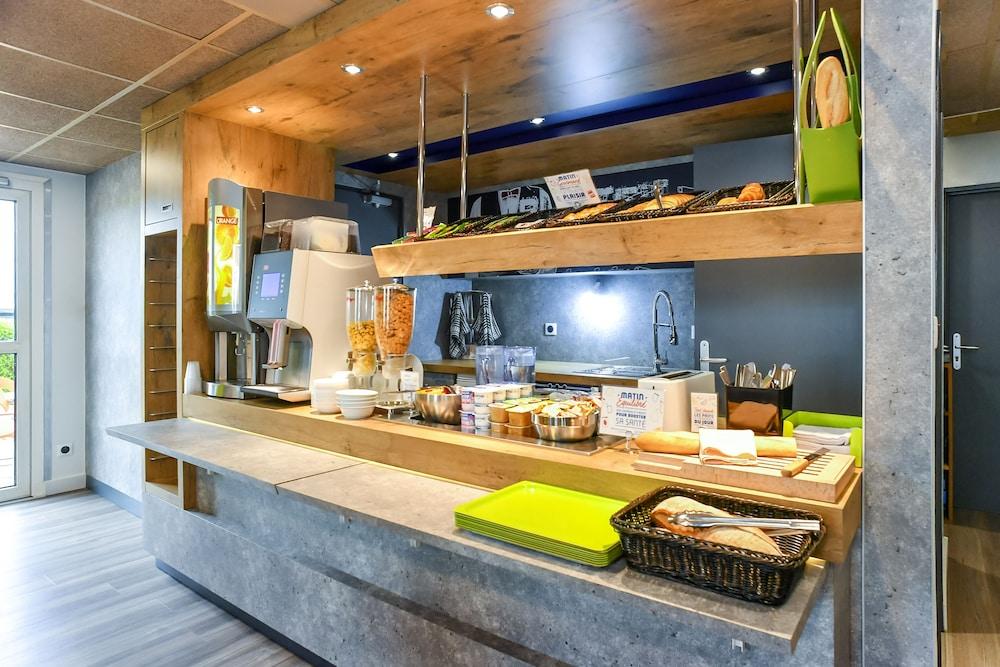 Ibis Budget Coutances Buitenkant foto