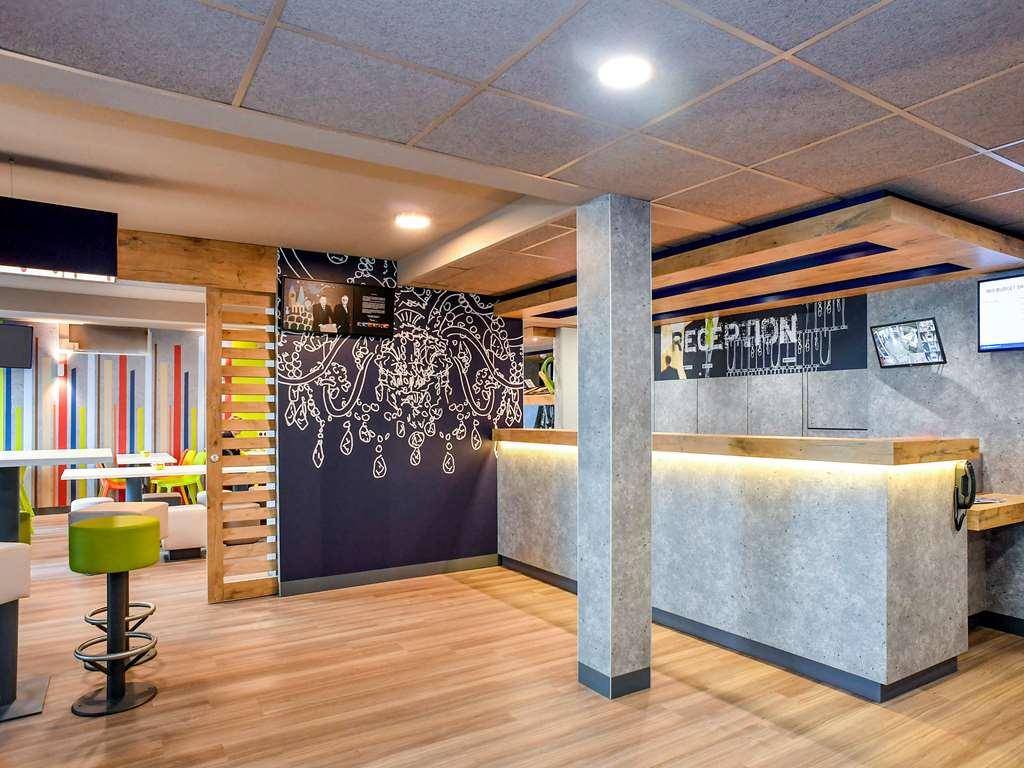 Ibis Budget Coutances Buitenkant foto