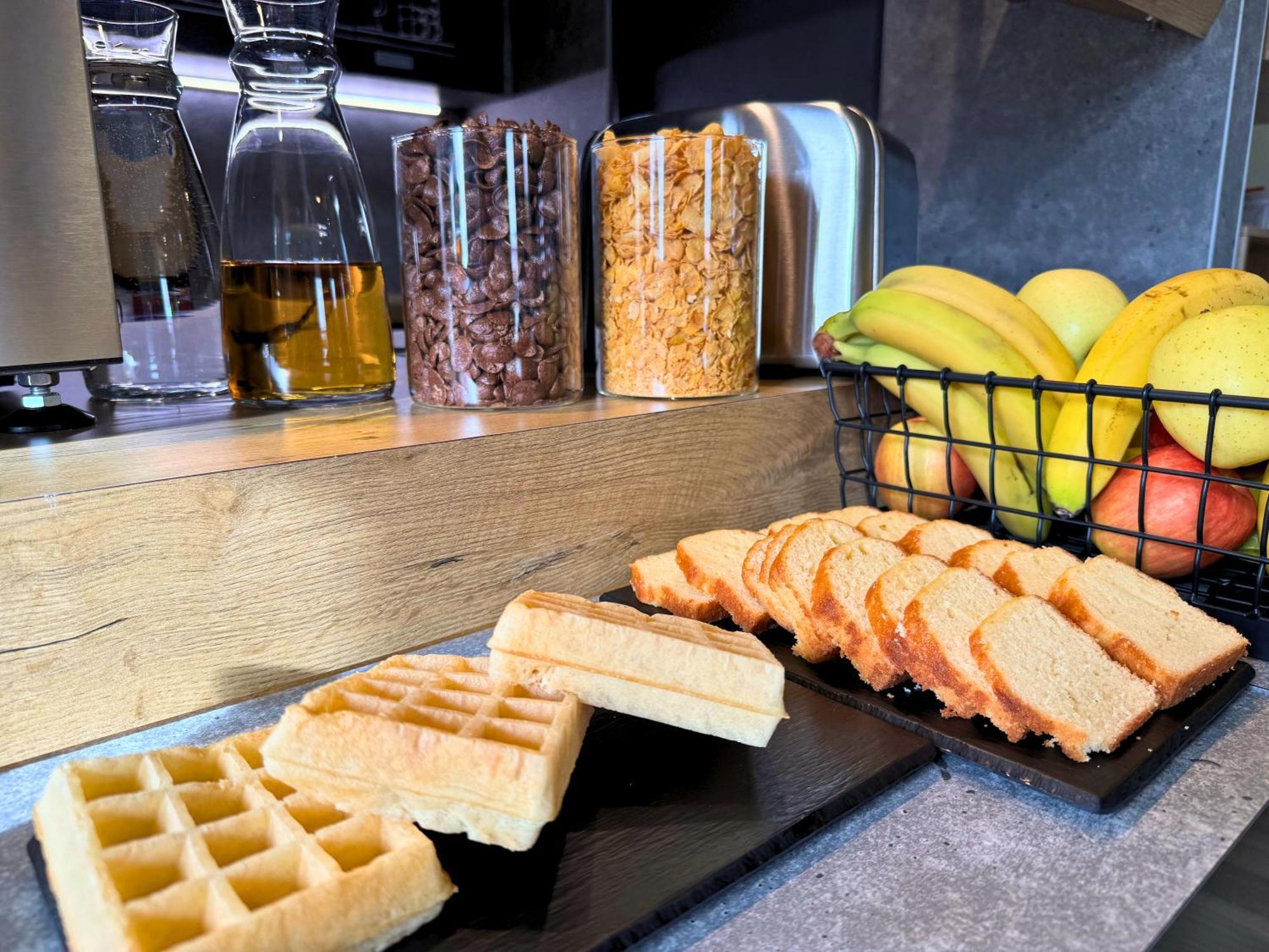 Ibis Budget Coutances Buitenkant foto