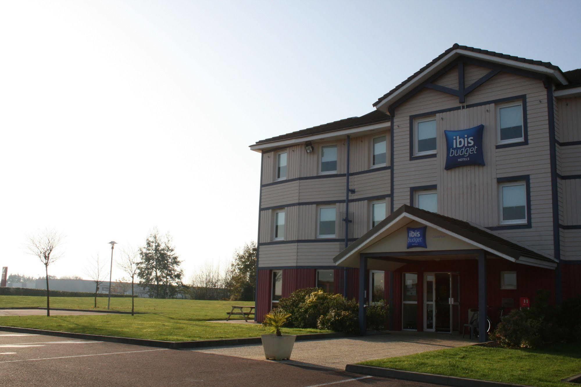 Ibis Budget Coutances Buitenkant foto