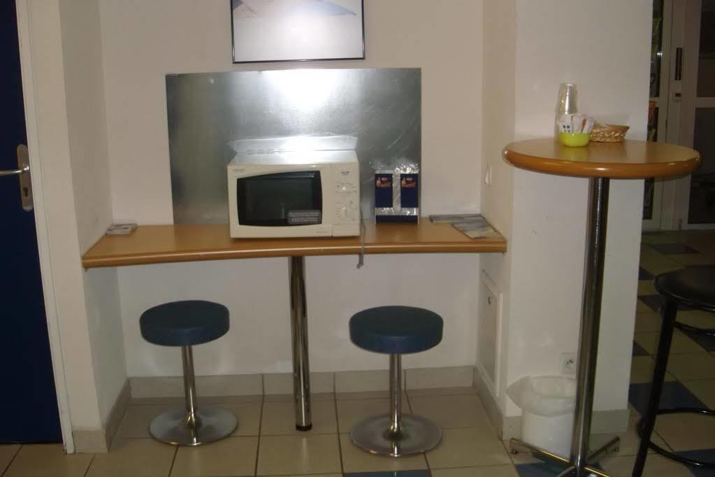Ibis Budget Coutances Buitenkant foto