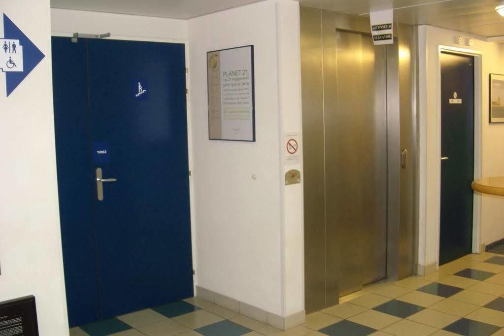 Ibis Budget Coutances Buitenkant foto