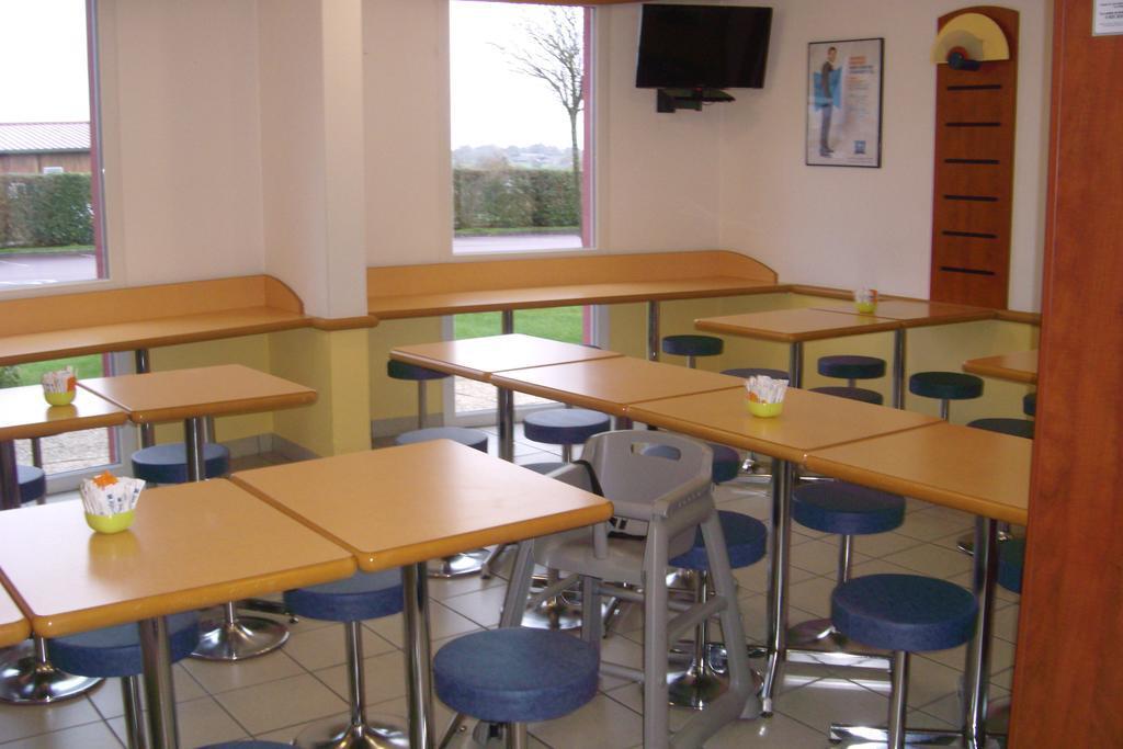 Ibis Budget Coutances Buitenkant foto